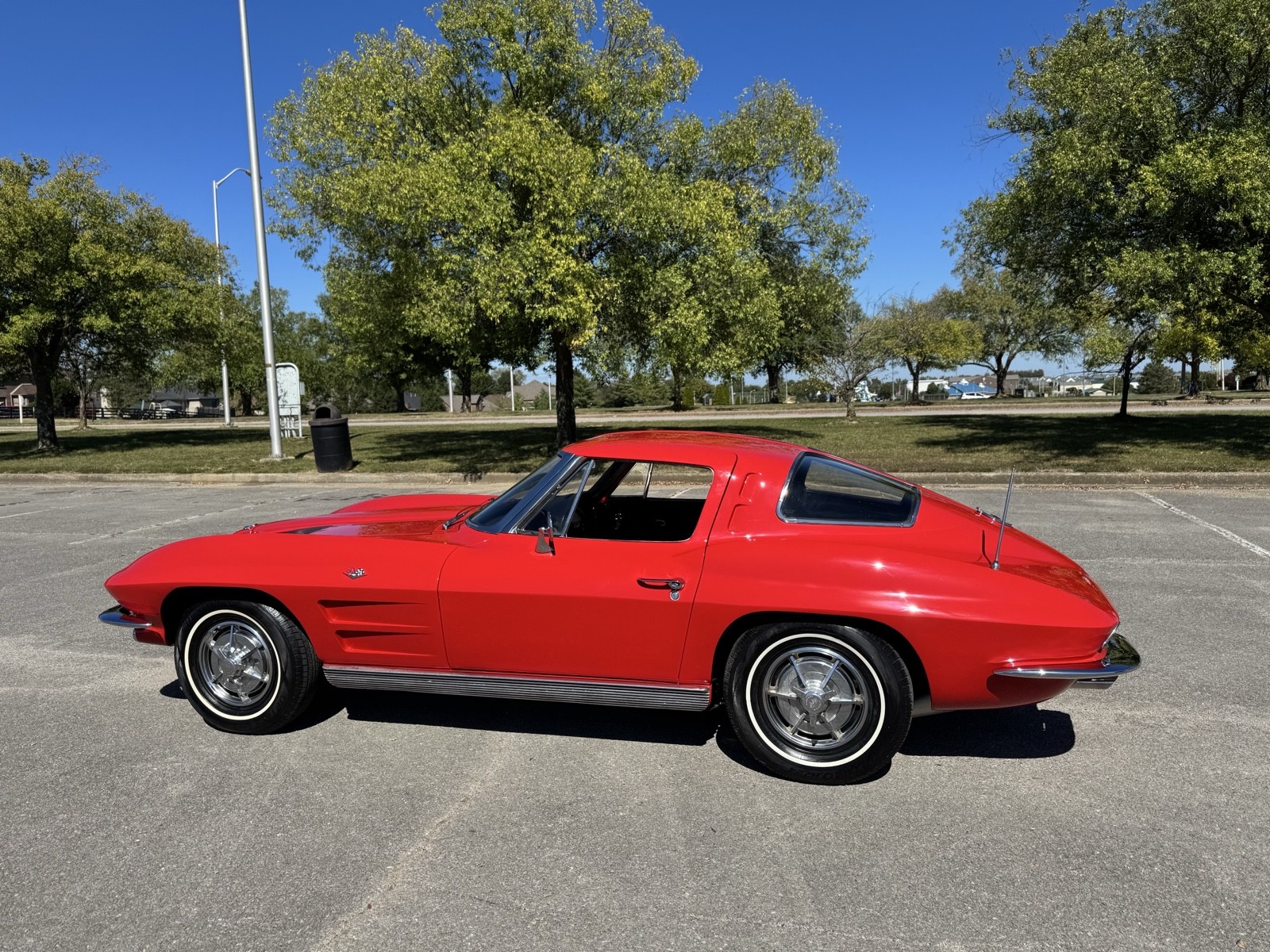 Chevrolet-Corvette-1963-5