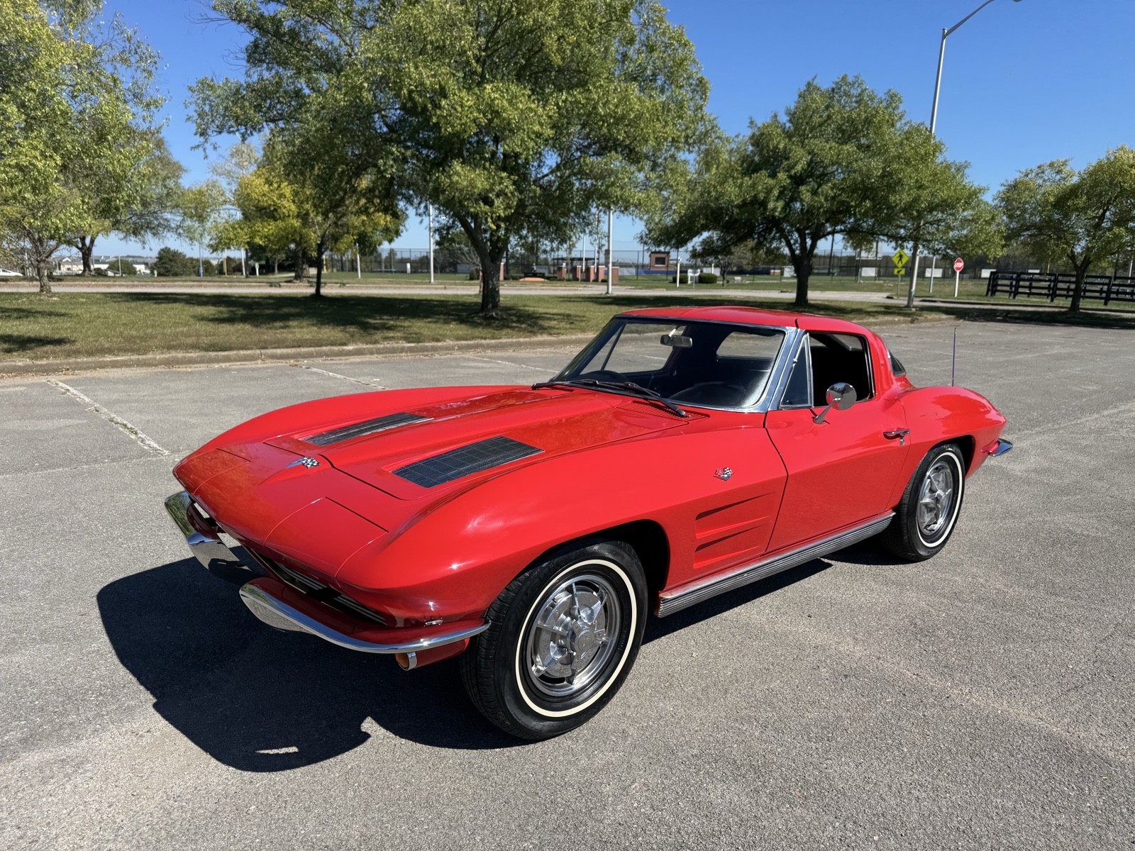 Chevrolet-Corvette-1963-8
