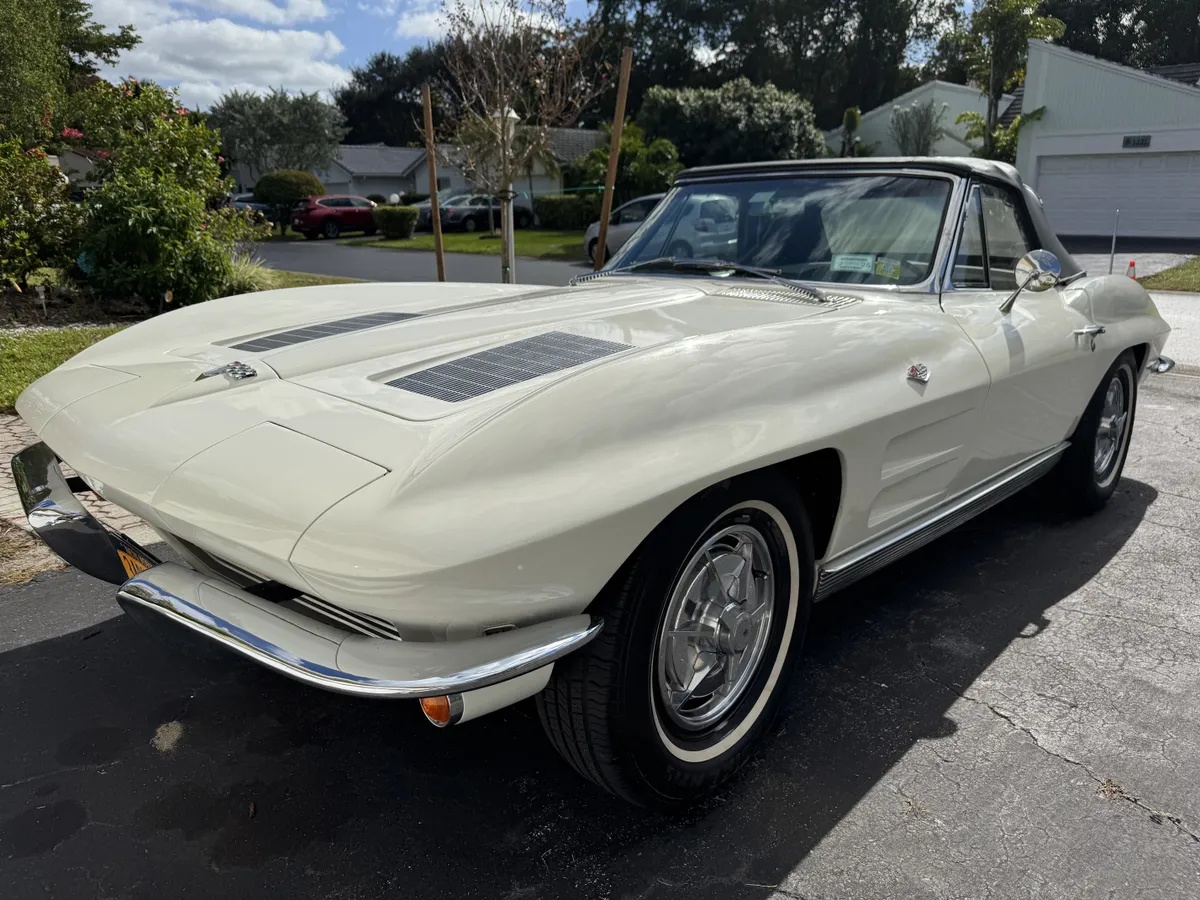 Chevrolet-Corvette-1963-8