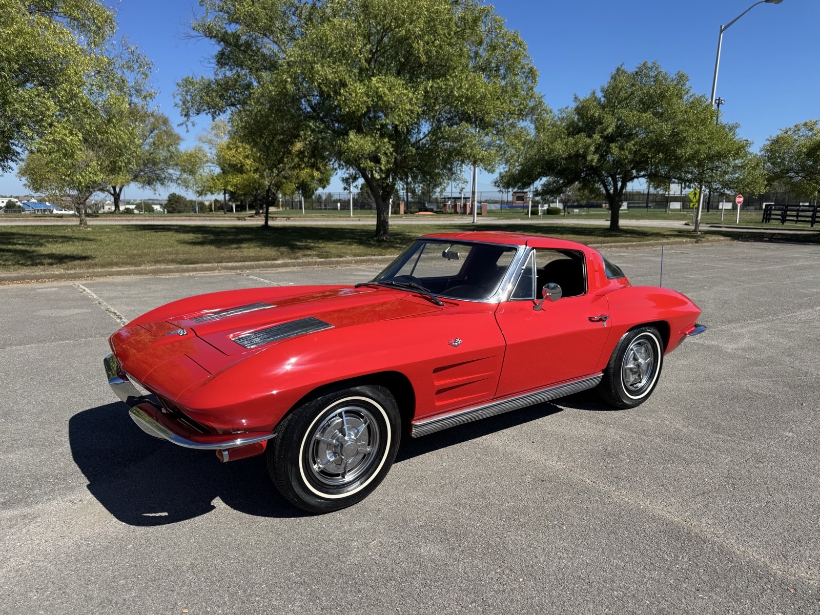 Chevrolet-Corvette-1963-9