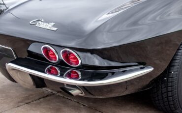 Chevrolet-Corvette-1963-Convertible-12