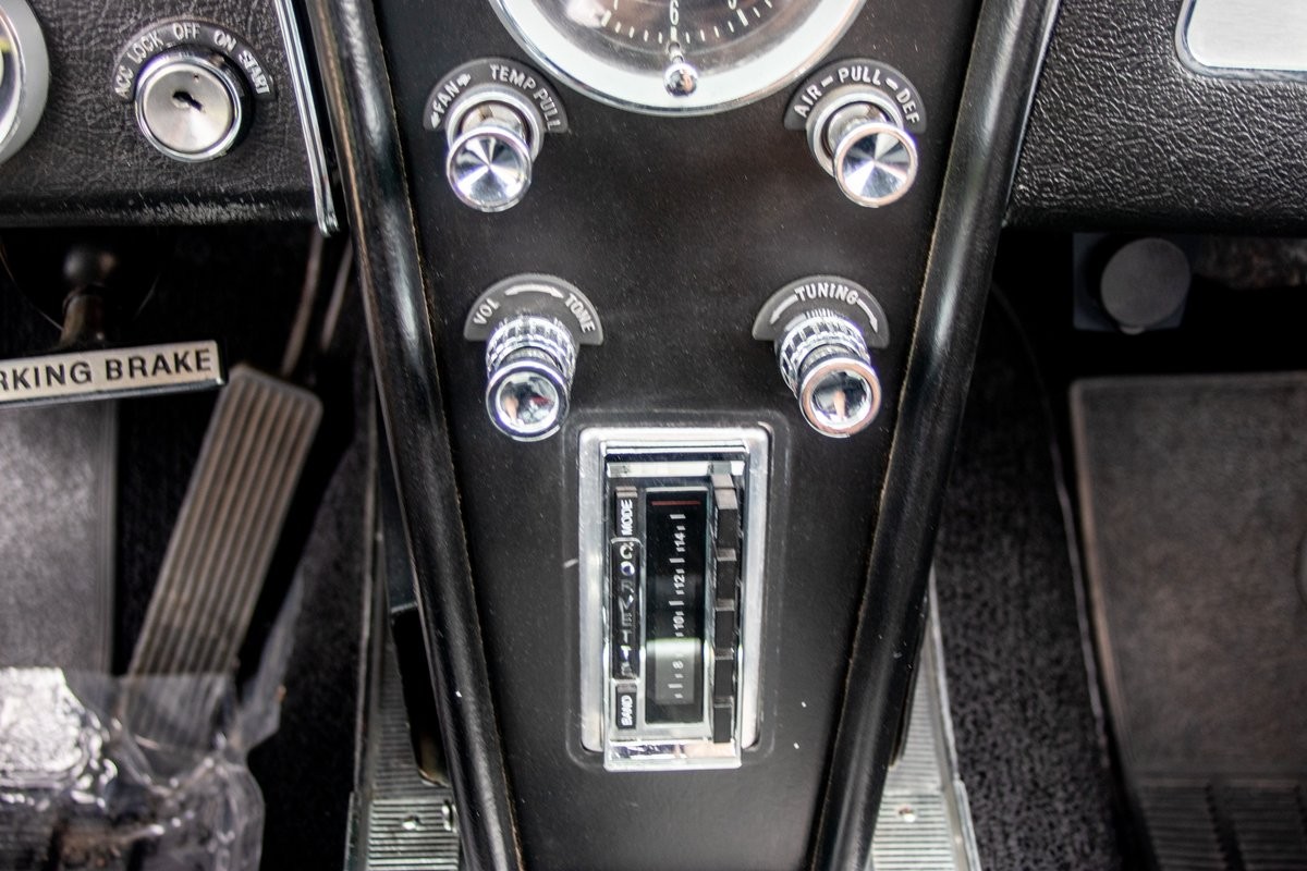 Chevrolet-Corvette-1963-Convertible-25