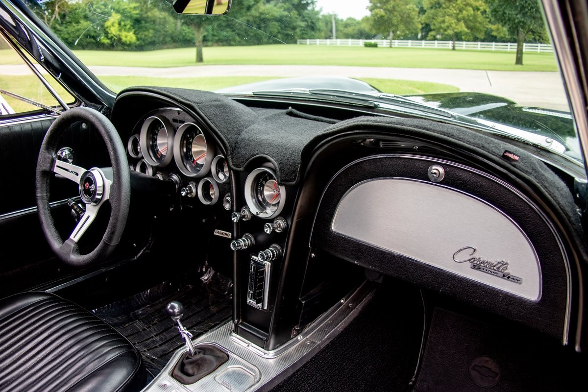 Chevrolet-Corvette-1963-Convertible-30