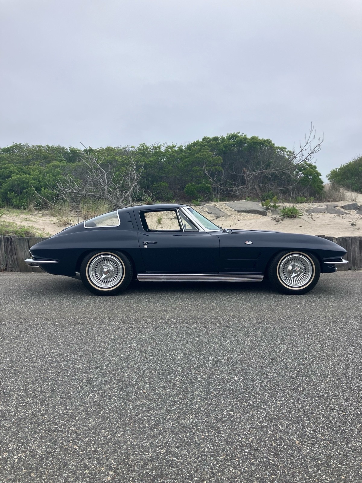 Chevrolet-Corvette-1963-Coupe-1