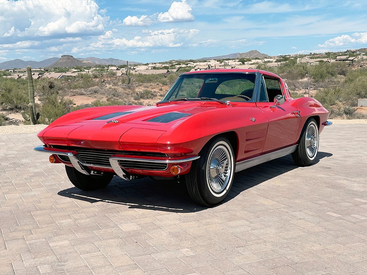 Chevrolet-Corvette-1963-Coupe-1