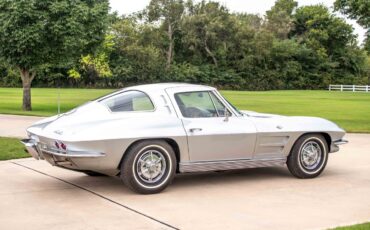 Chevrolet-Corvette-1963-Coupe-10