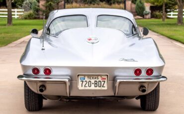 Chevrolet-Corvette-1963-Coupe-11