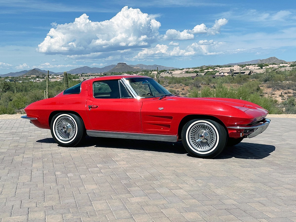 Chevrolet-Corvette-1963-Coupe-11