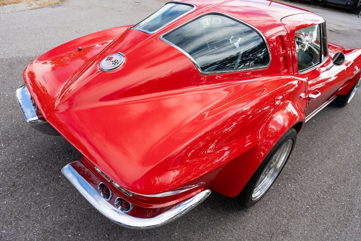 Chevrolet-Corvette-1963-Coupe-12