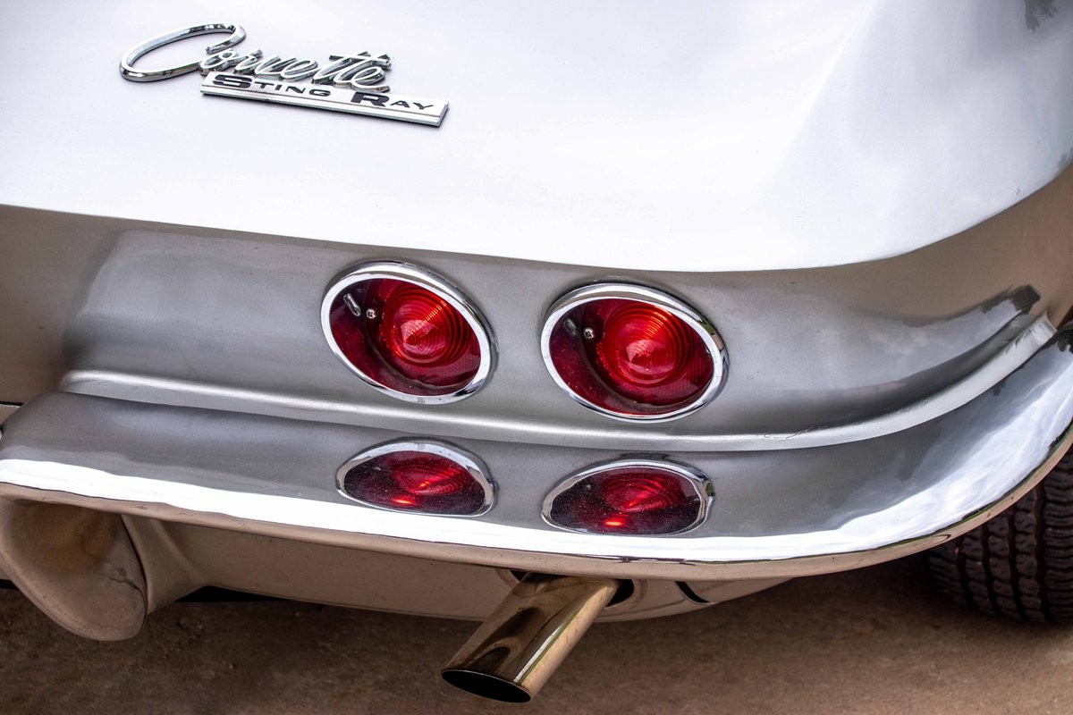 Chevrolet-Corvette-1963-Coupe-14