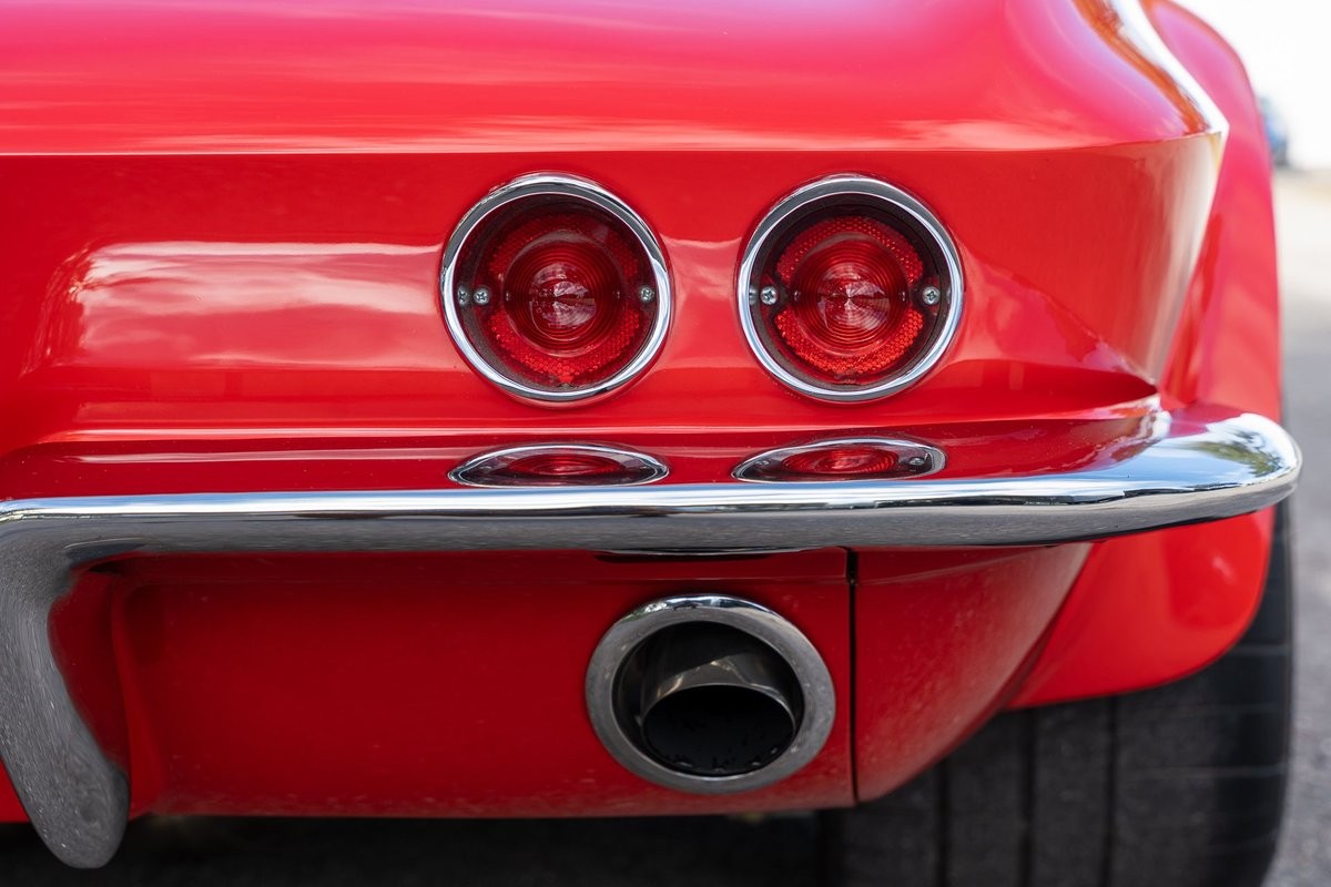 Chevrolet-Corvette-1963-Coupe-14