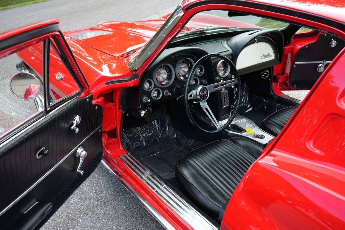 Chevrolet-Corvette-1963-Coupe-19