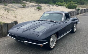 Chevrolet-Corvette-1963-Coupe-2
