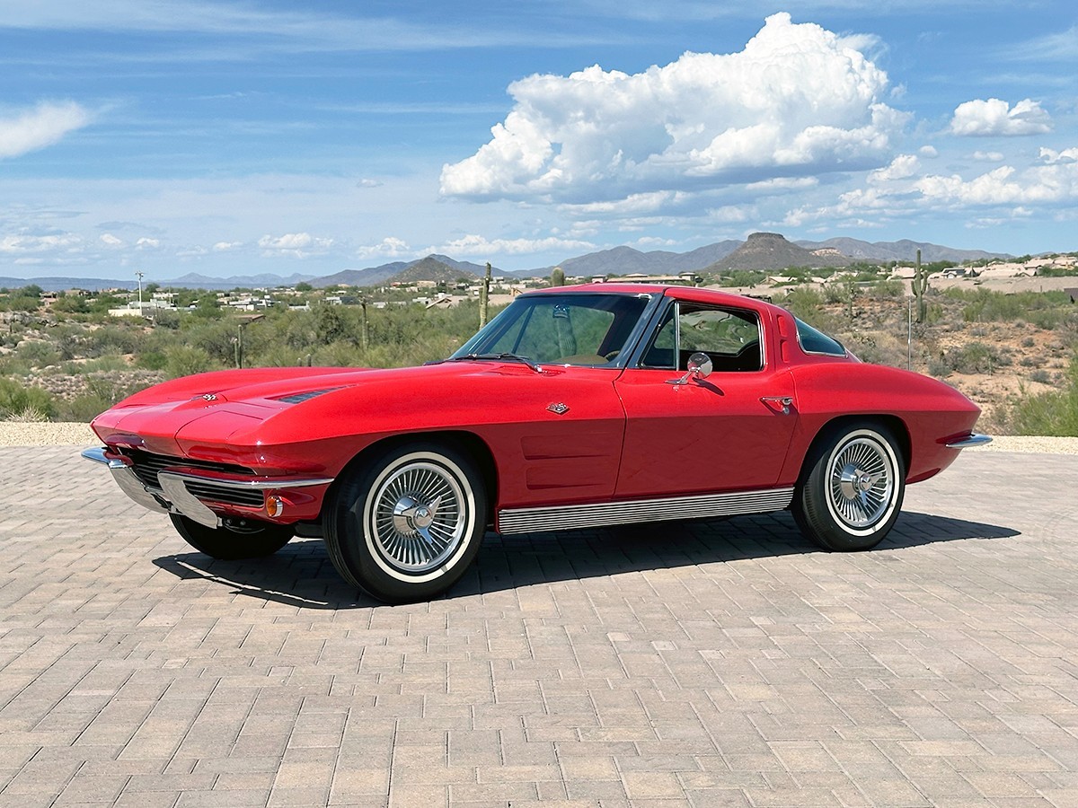Chevrolet-Corvette-1963-Coupe-2