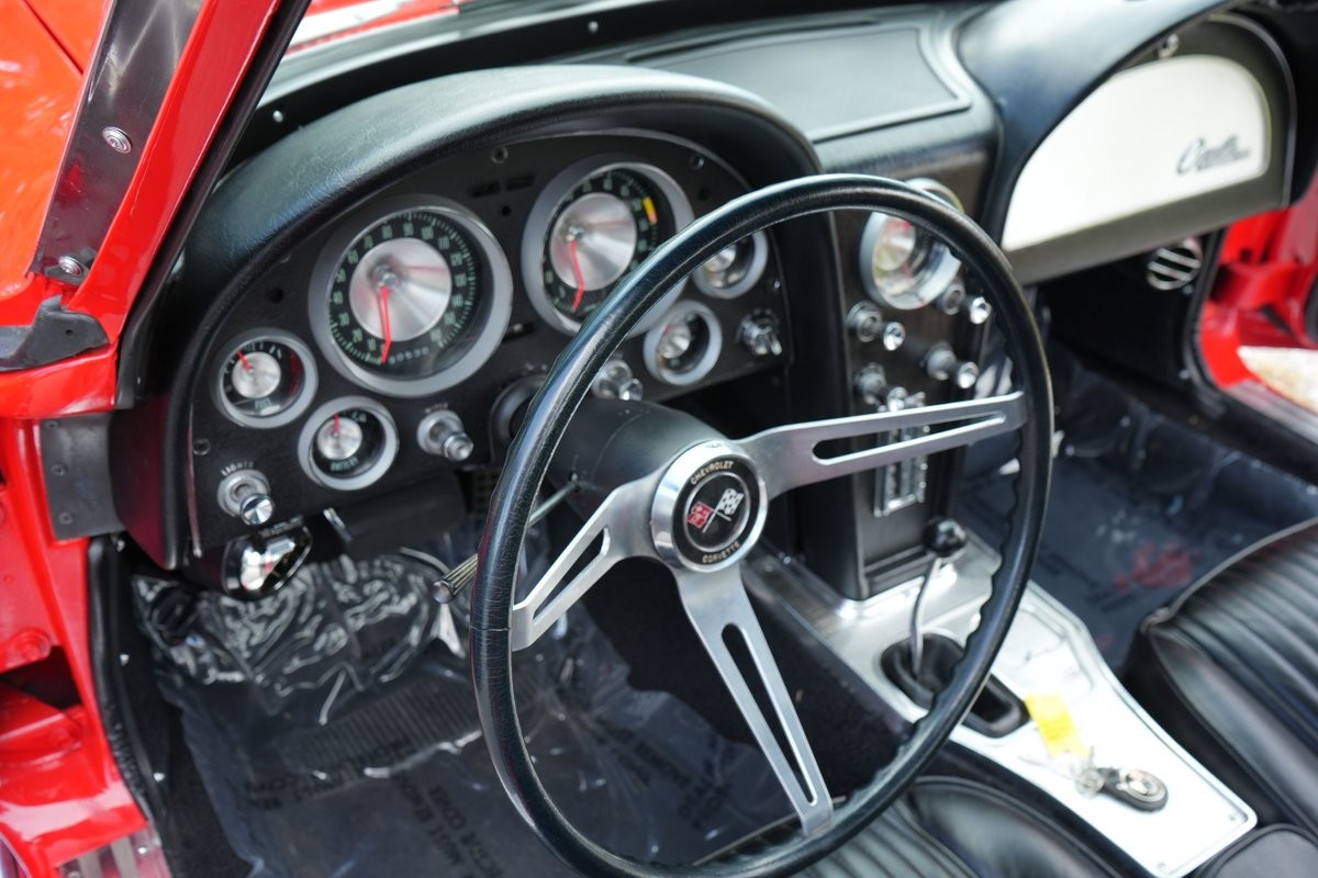 Chevrolet-Corvette-1963-Coupe-21