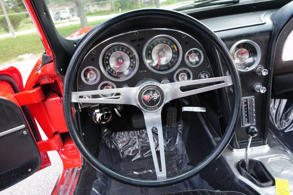 Chevrolet-Corvette-1963-Coupe-22