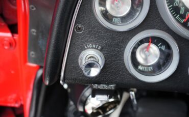 Chevrolet-Corvette-1963-Coupe-23