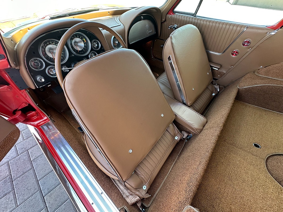 Chevrolet-Corvette-1963-Coupe-23