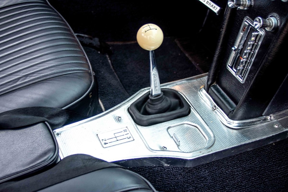 Chevrolet-Corvette-1963-Coupe-29