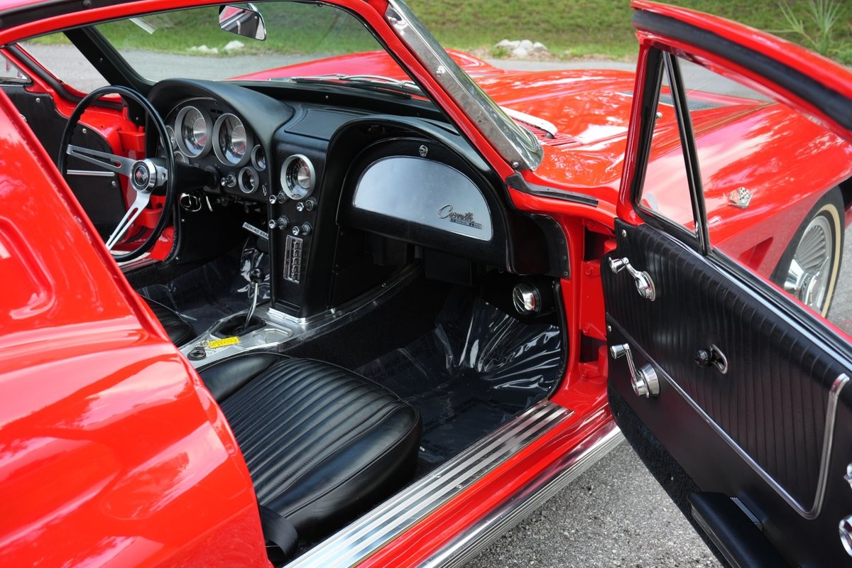 Chevrolet-Corvette-1963-Coupe-29
