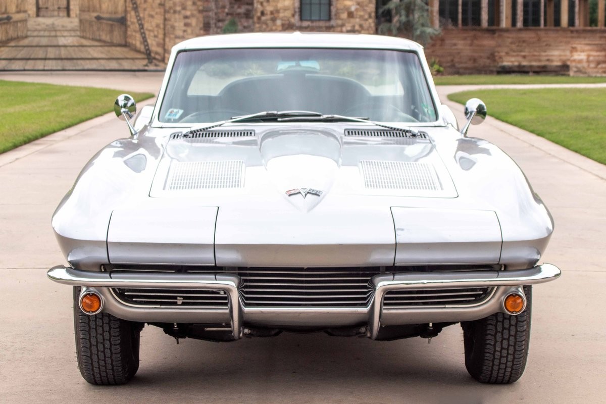 Chevrolet-Corvette-1963-Coupe-3