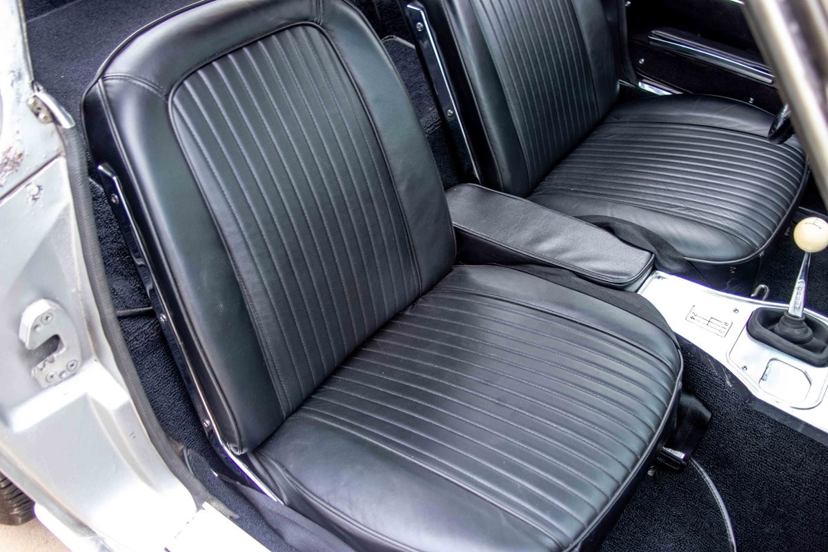 Chevrolet-Corvette-1963-Coupe-33