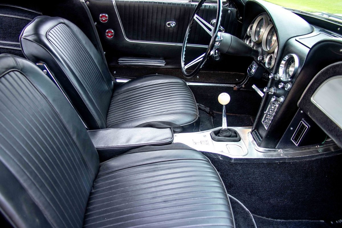 Chevrolet-Corvette-1963-Coupe-34
