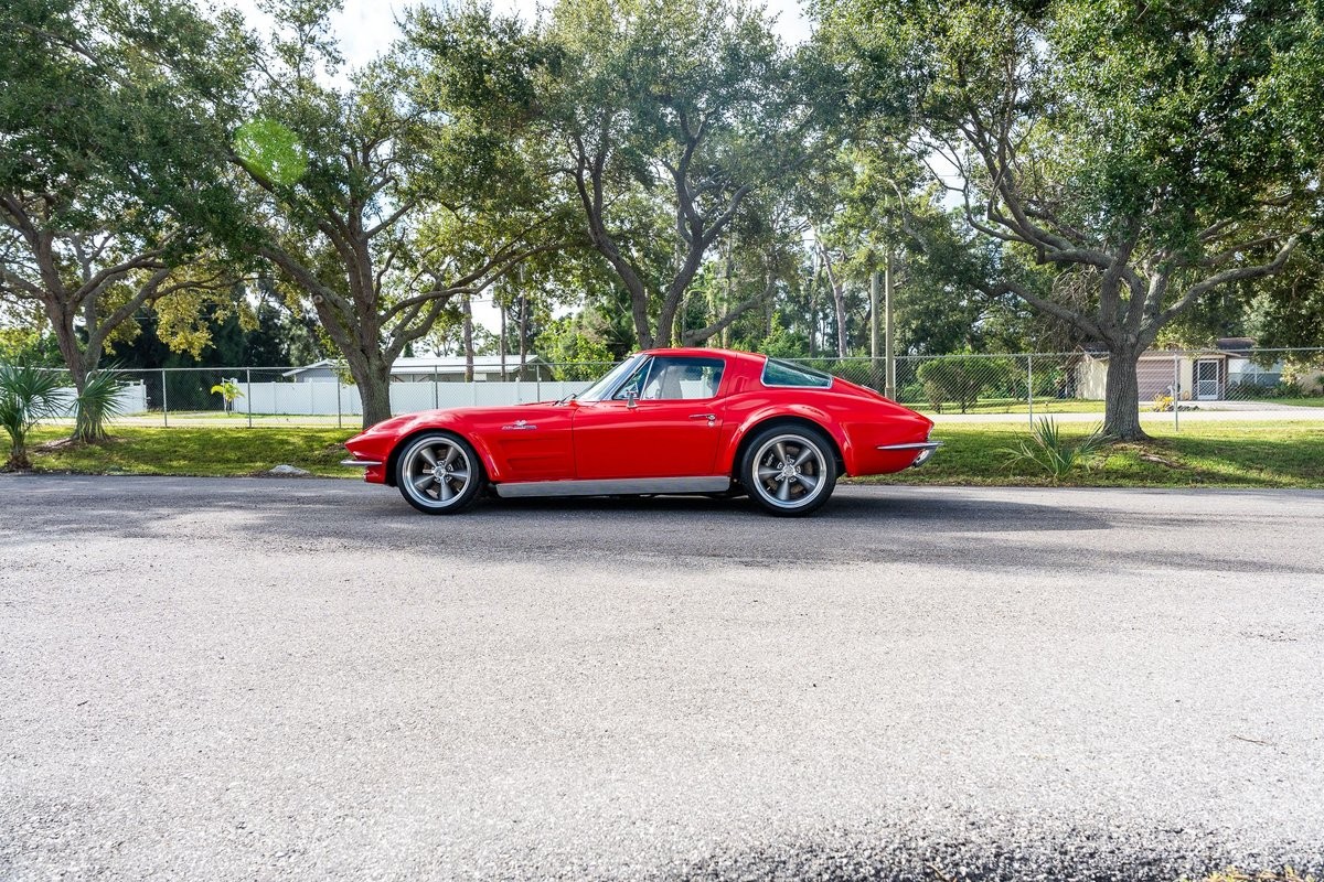 Chevrolet-Corvette-1963-Coupe-38