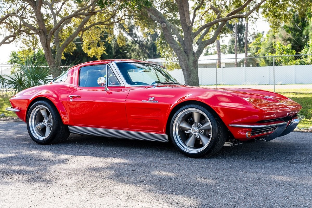 Chevrolet-Corvette-1963-Coupe-39