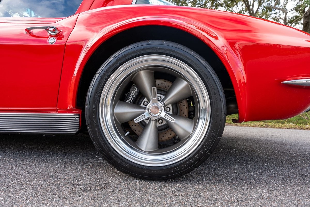 Chevrolet-Corvette-1963-Coupe-4