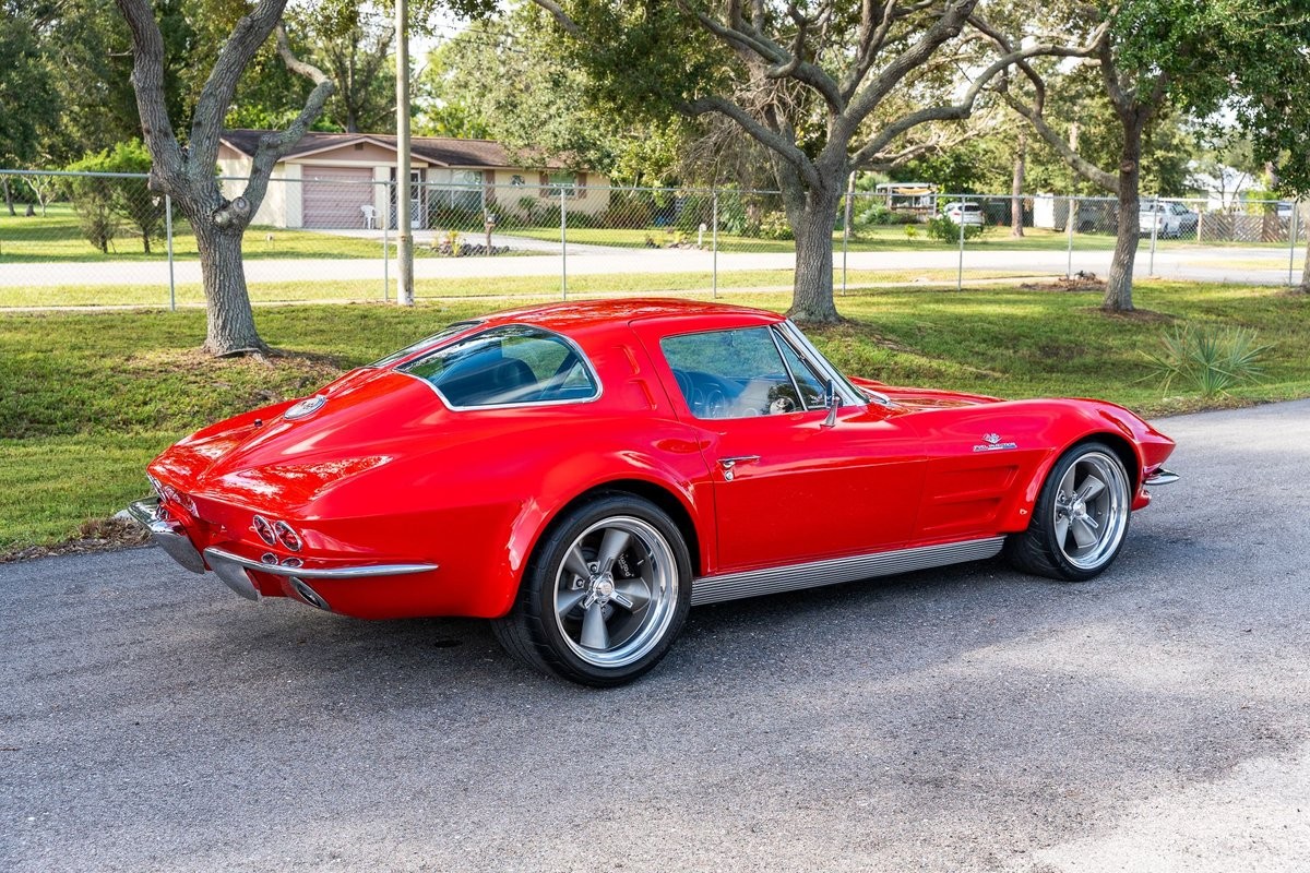 Chevrolet-Corvette-1963-Coupe-5