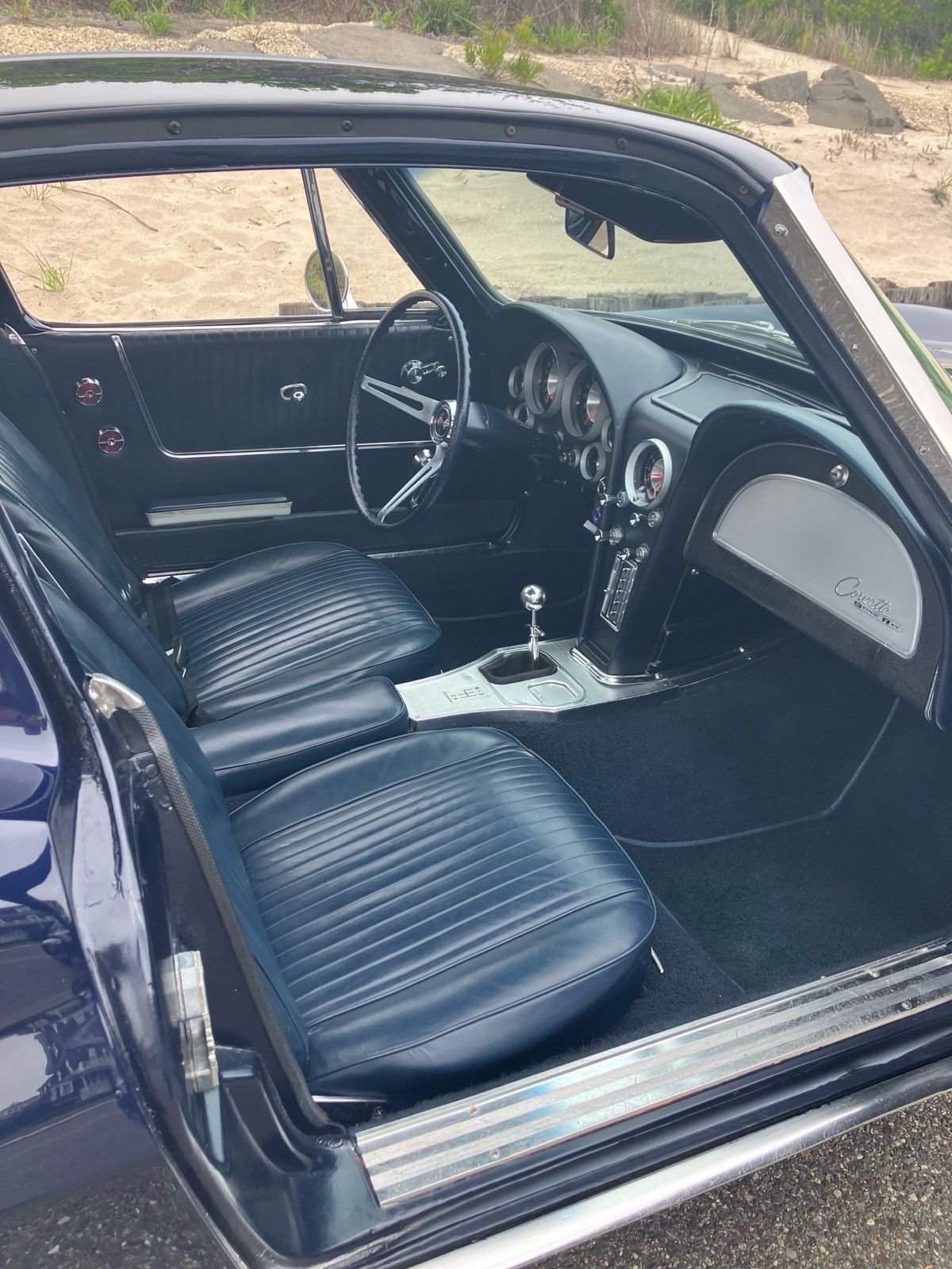 Chevrolet-Corvette-1963-Coupe-9