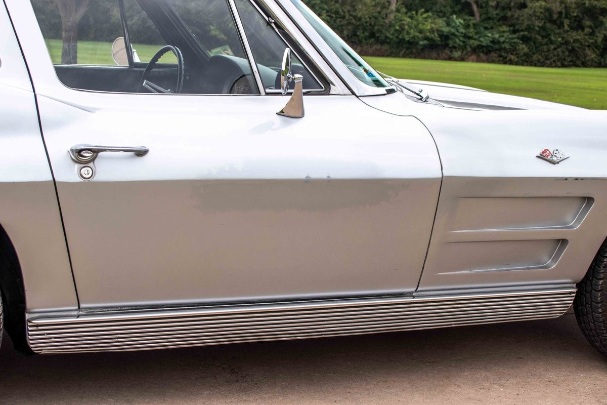 Chevrolet-Corvette-1963-Coupe-9