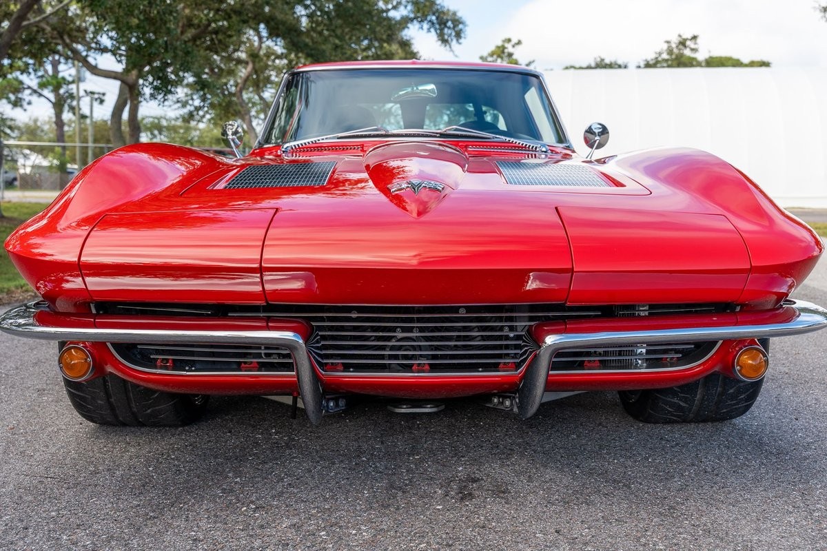 Chevrolet-Corvette-1963-Coupe-9
