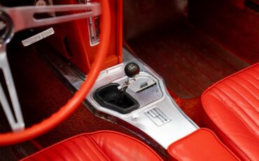 Chevrolet-Corvette-1963-Red-Red-21