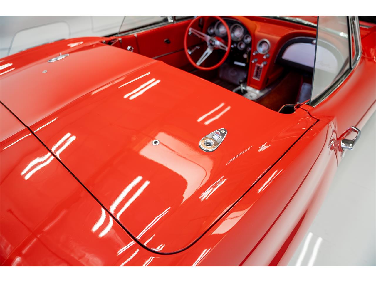 Chevrolet-Corvette-1963-Red-Red-35