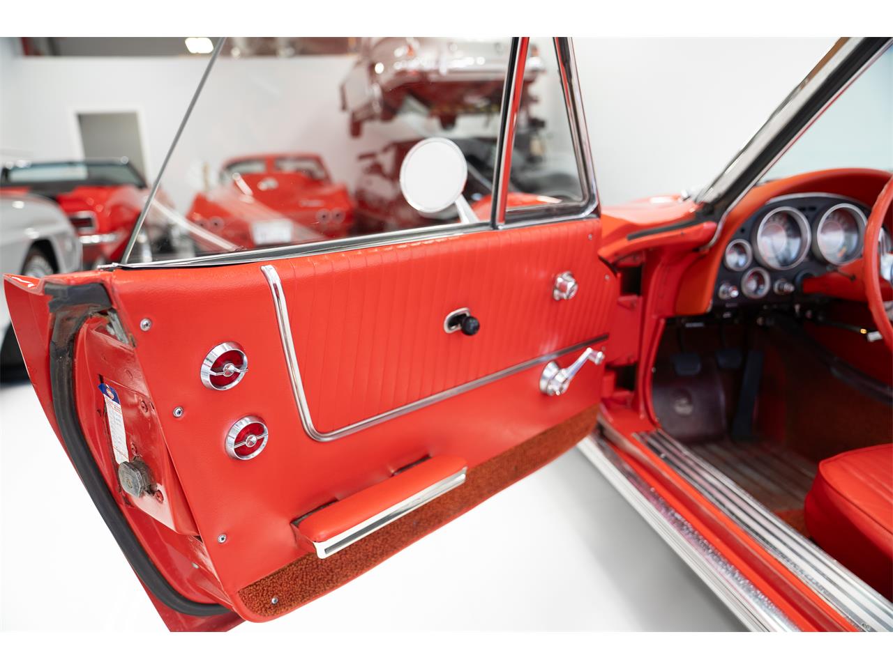 Chevrolet-Corvette-1963-Red-Red-44