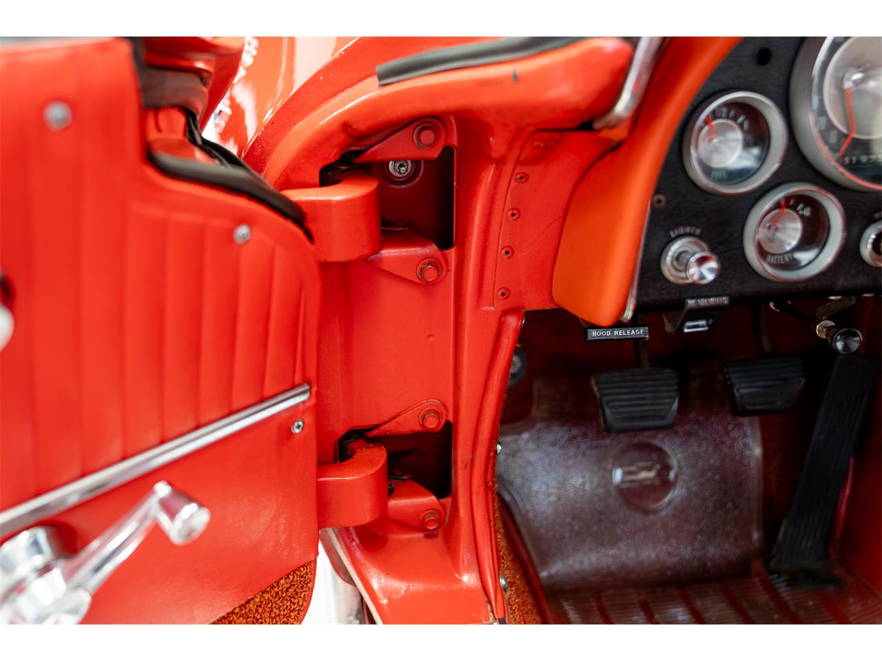 Chevrolet-Corvette-1963-Red-Red-51