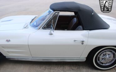 Chevrolet-Corvette-1963-convertible-11