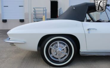 Chevrolet-Corvette-1963-convertible-13