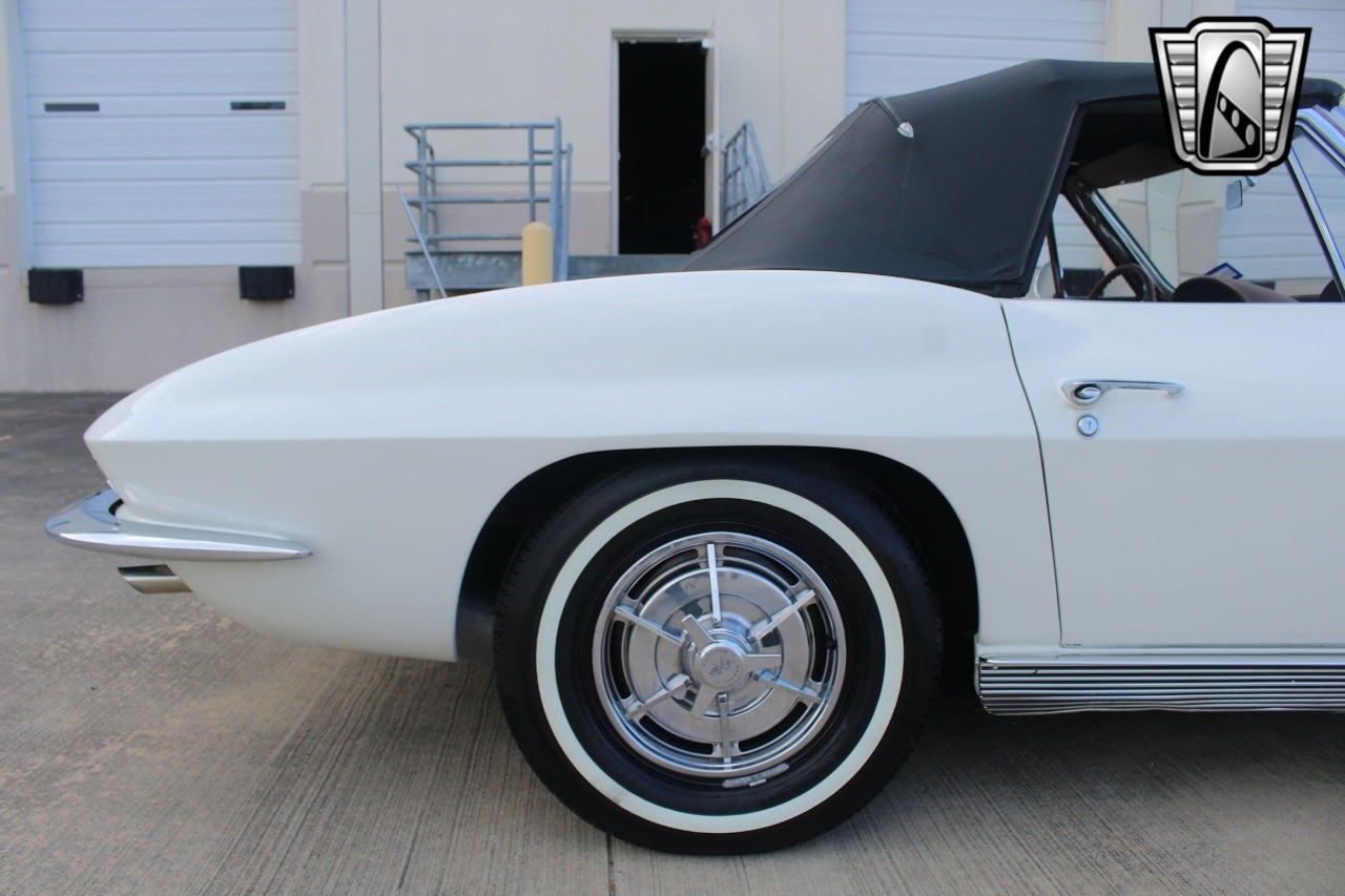 Chevrolet-Corvette-1963-convertible-13