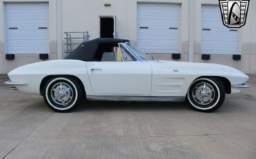 Chevrolet-Corvette-1963-convertible-8