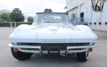 Chevrolet-Corvette-1963-convertible-9