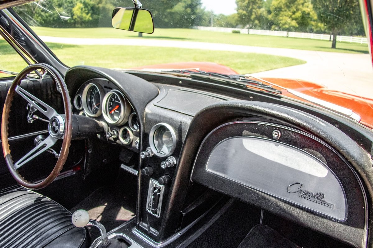 Chevrolet-Corvette-1964-Convertible-31