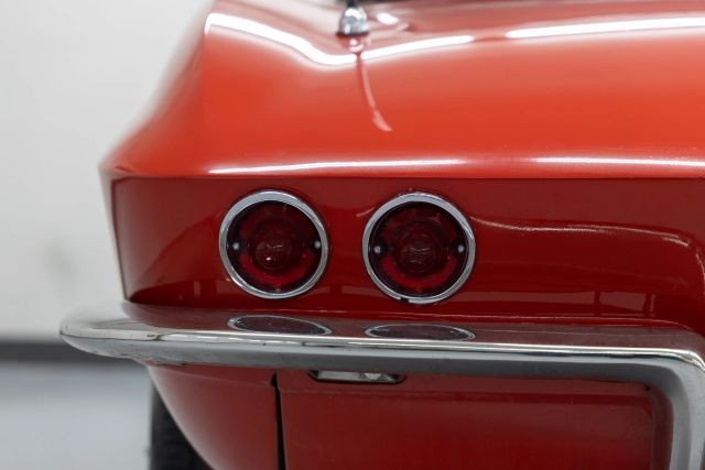 Chevrolet-Corvette-1964-Convertible-33
