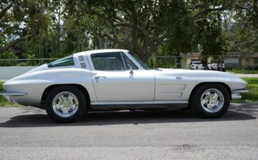 Chevrolet-Corvette-1964-Coupe-10