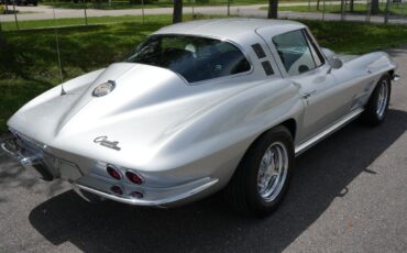 Chevrolet-Corvette-1964-Coupe-11