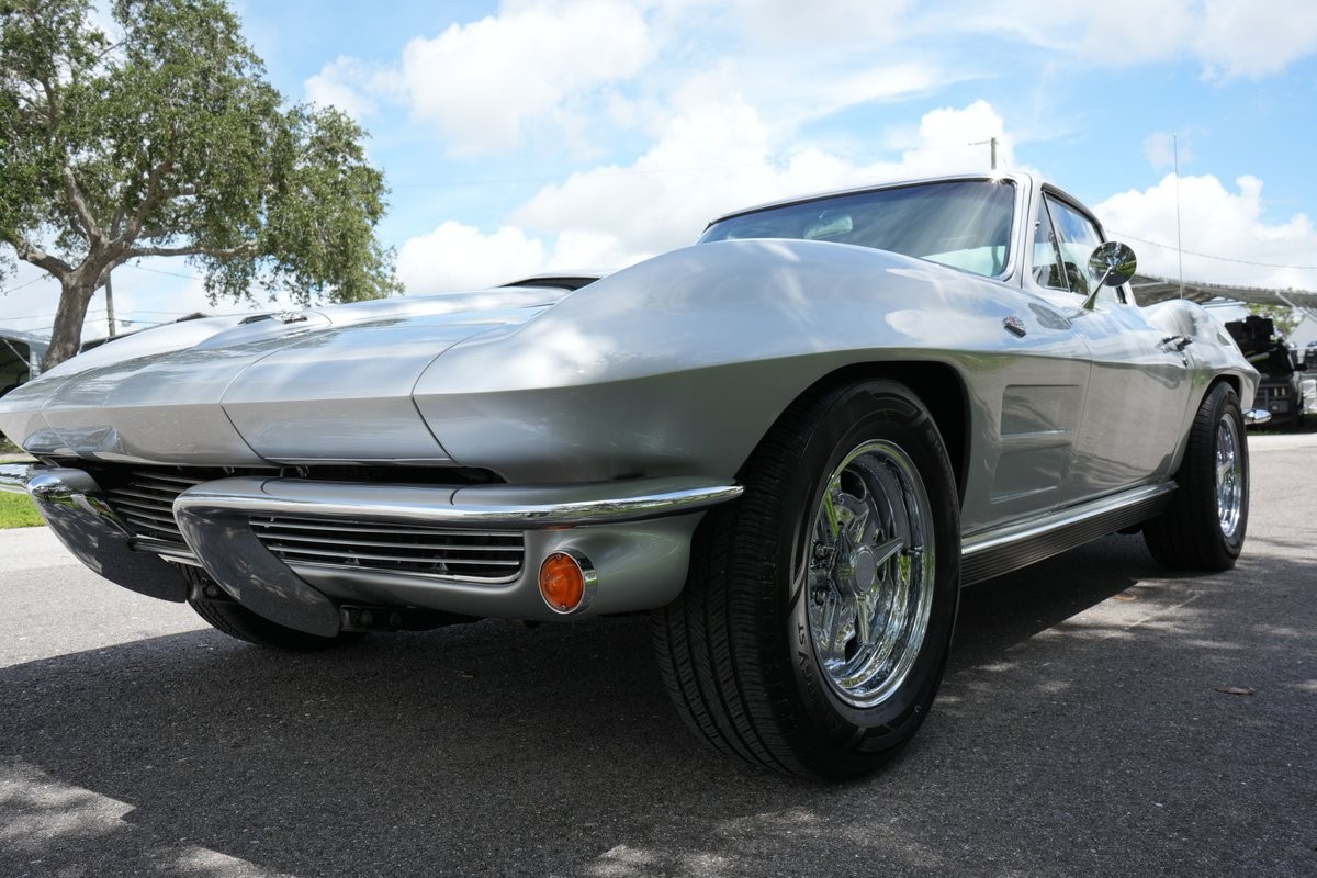 Chevrolet-Corvette-1964-Coupe-14