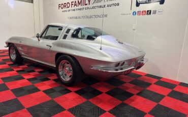 Chevrolet-Corvette-1964-Coupe-2