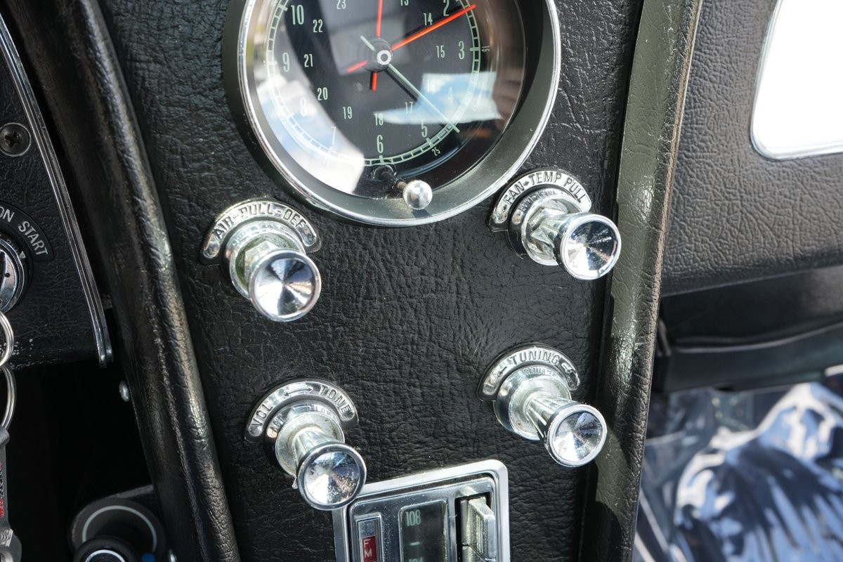 Chevrolet-Corvette-1964-Coupe-28